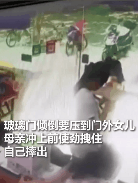 「超级宝妈」妈妈更爱孩子，还是孩子更爱妈妈，谁爱得更多？看完你再说