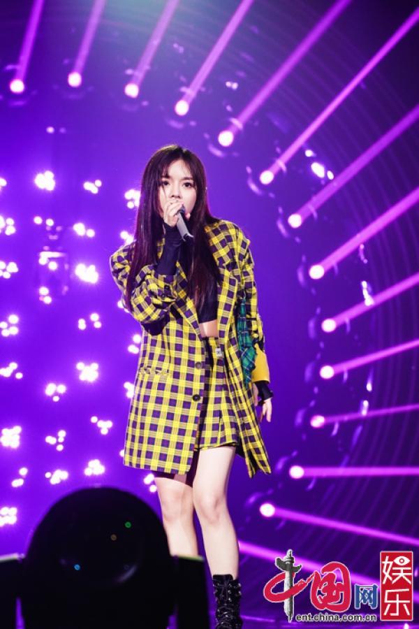 中国网▲《歌手·当打之年》突围赛打响，吉克隽逸胡夏首秀新作