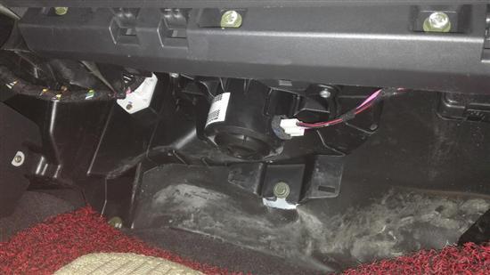 小蜜疯汽车:副驾驶挡板不全 需要担心安全性吗?