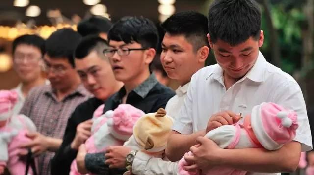 「你的育儿经」研究发现：男人做家务，夫妻更容易离婚？这几个研究依据很有道理