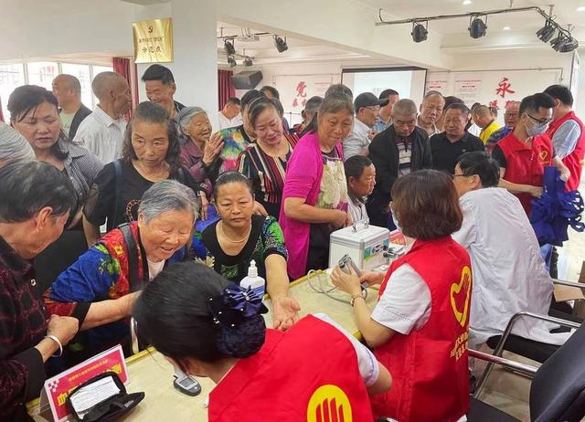 健康|预防夏季高发疾病 健康科普讲座走进牧马山社区