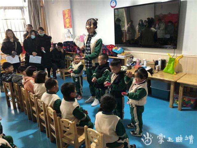 凤城幼儿园开展“家园携手、快乐成长”家长开放日活动