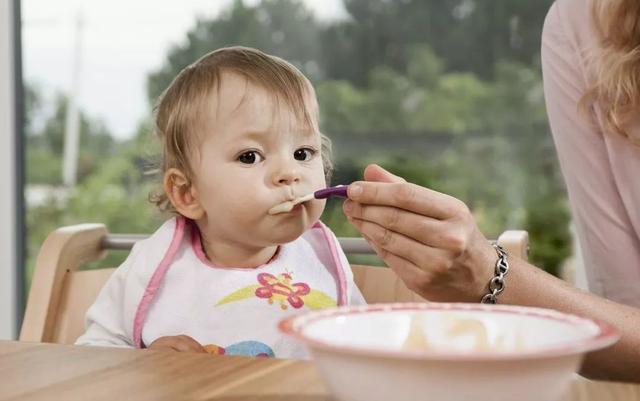 几种食物堪称“幼儿杀手”，既伤脾胃还耽误长个，家长别再喂了