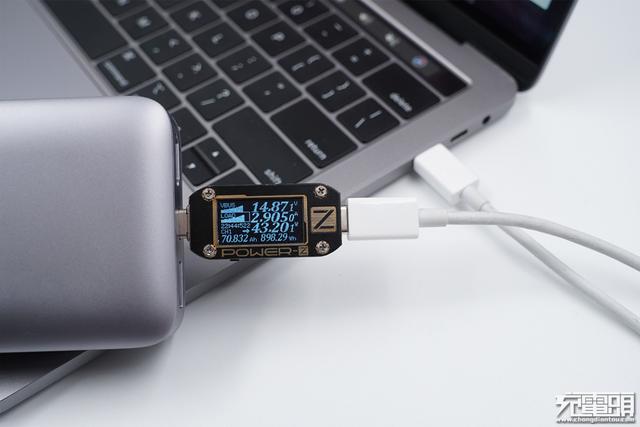 自带HDMI支持4K视频拓展，紫米多功能充电宝深度评测