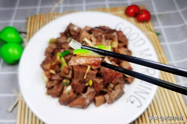 天冷想吃肉，就给家人试试它，入口生香又解馋，我家每周都安排