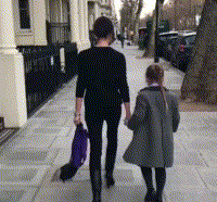 「超级宝妈」每天约有50名儿童死于交通事故，一个动作决定孩子生死