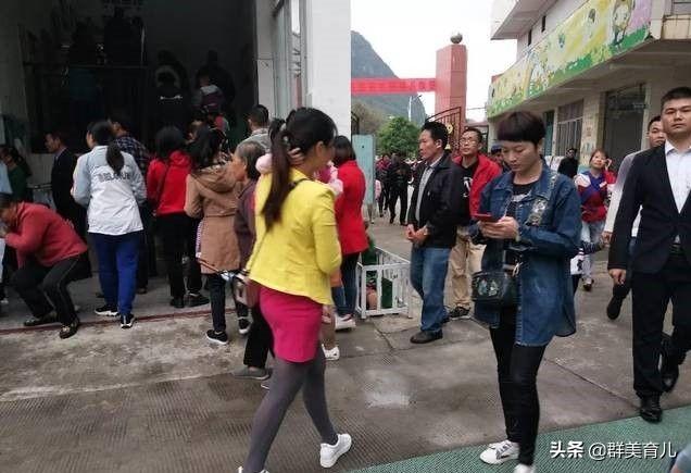 【超级宝妈】天天接送孩子上下学，同学家长变成好闺蜜，妈妈们该如何相处？