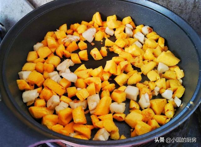 4个馒头3个蛋，教你懒人早餐做法，5分钟就出锅，又香又脆