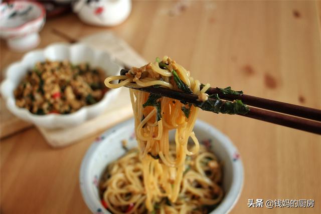 甜味超标|《向往》中黄磊做的3个米粉配菜，这道最有特色，拌米粉超开胃