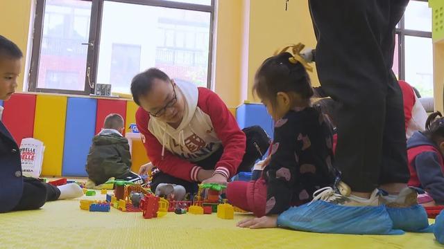 孩子|机器人会跳舞、玩具搭建“动物园”……小朋友们在这里玩嗨了