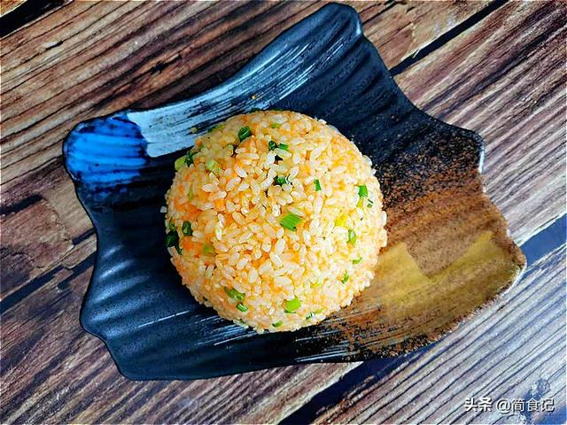 吃了这么多年米饭，还是这种做法最香，比肉还解馋，一大碗不够吃