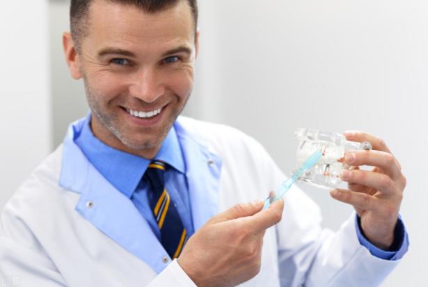 保持口腔健康不能只靠刷牙，你还得坚持做好这5件事