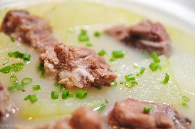 入冬后，推荐2款家常煲汤方法，冬天喝了好暖身子，味道还鲜哦