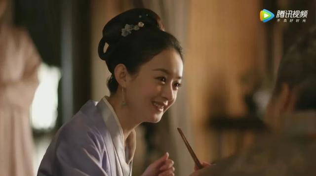 资讯早知道@红人馆 | 赵丽颖的头只有你的口罩一半大