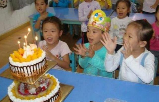 【你的育儿经】5岁女儿幼儿园过生日，老师让买“双层蛋糕”，妈妈：孩子吃不完