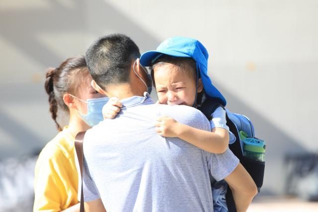 新华网客户端|图集|小萌娃“回笼”,深圳1537所幼儿园今日开园
