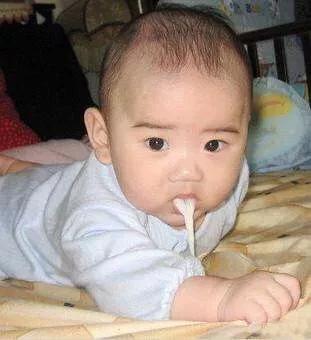 超级宝妈：月子里，宝宝出现这些“异常状态”，新手爸妈别担心，是正常现象