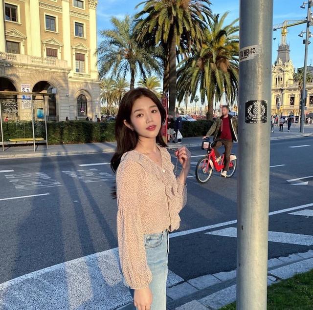 [普拉达女王]能提升你气质的衬衫，早点穿上，一定能赚足回头率