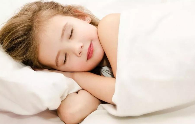 【陌颜幽梦】各年龄段睡眠时间表，你家娃睡够了没？