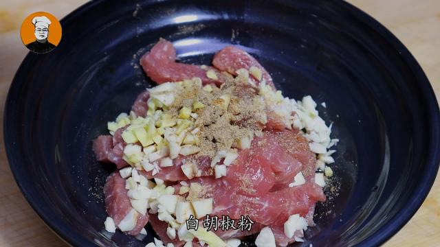 炸酥肉有人放面粉，有人放淀粉，教你正确做法，外酥里香无腥味