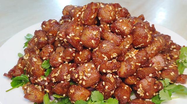 饭店孜然羊肉不够吃，教你在家做，外焦里嫩没腥味，比烤羊肉还香