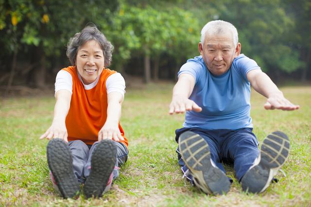 男人60花甲年，5个习惯要坚持，延缓衰老并不难