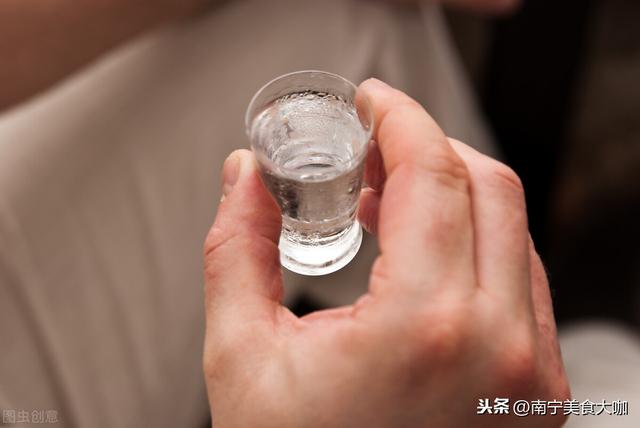 春节买白酒，如果遇到酒瓶上有20821这串数字，再便宜也别买