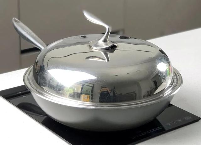 爆炸级好吃！一锅乱炖就搞定，有肉有菜有主食，简单到偷笑