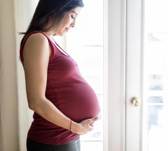 「超级宝妈」英6个月大女婴确诊，婴儿患者接连出现打脸专家，惹孕妈集体担忧