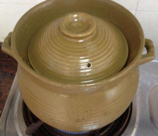 广东人爱喝的牛骨头汤，高钙高蛋白质，美容养颜，增强免疫力