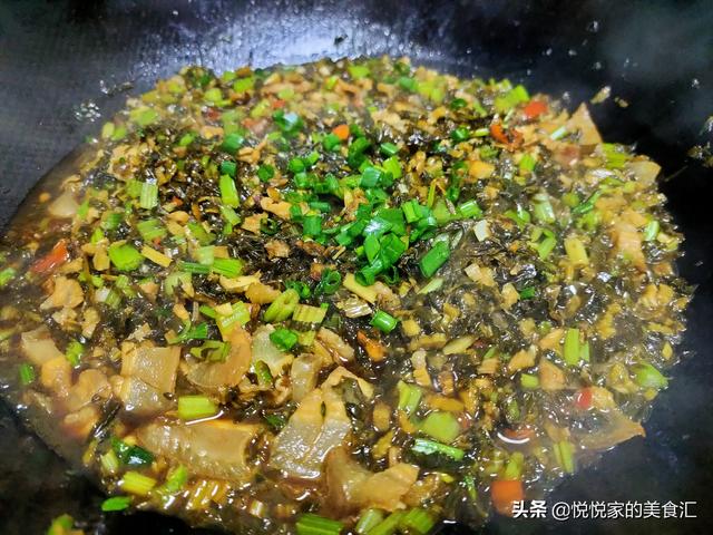 冬天家人就爱吃这菜，6元一斤比豆角干好吃，简单一炒比炖肉馋人