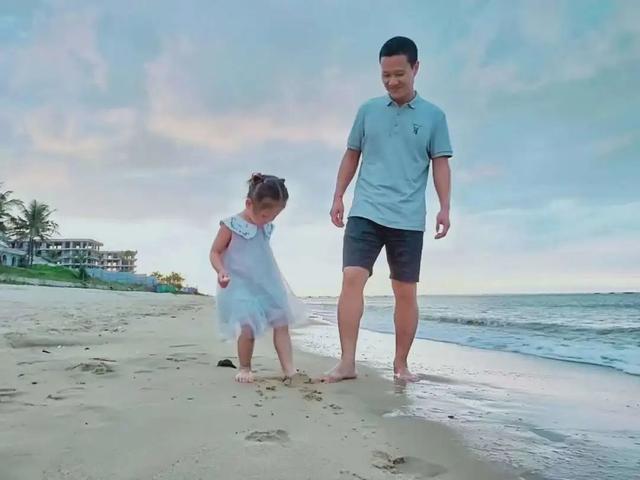 有点甜儿|小海娃的话，戳中了海军爸爸的泪点