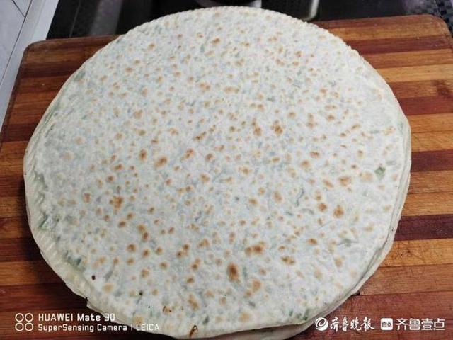 情报站｜油料葱花鸡蛋黄，一炉一鏊出锅香！韭菜鸡蛋饼回味无穷