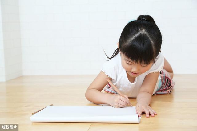 【超级宝妈】孩子不写作业？家长这么做，孩子每天主动写作业，值得收藏