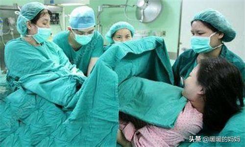 【超级宝妈】产妇怕尴尬选择剖腹产，医生让脱裤子后，孕妈：守24年的尊严毁了