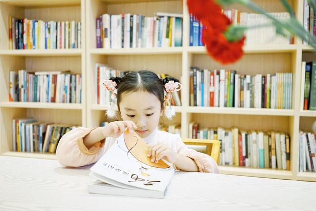 『超级宝妈』想要让孩子爱上阅读 父母“智慧的引导”是关键