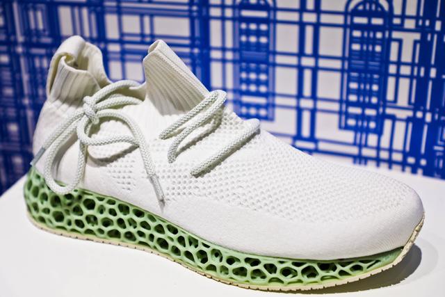 渭南高新硬科技3D打印鞋来了！为你“量脚定制”限量款