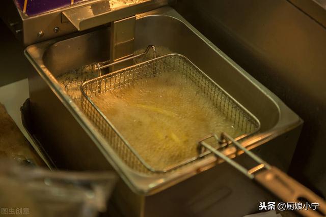 这3种炒菜坏习惯，在慢慢摧毁全家人的健康，可能第1个你就中招