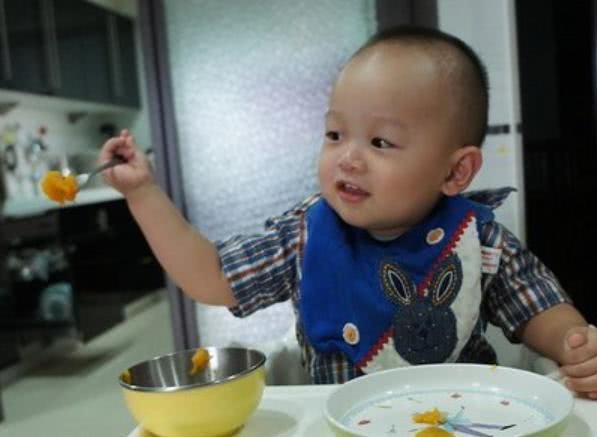 你的育儿经|孩子不长个、老生病？这3种食物是“祸源”，家长快拿小本本记下