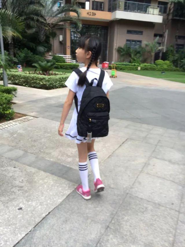 「超级宝妈」小蛛丝成功混入辣妈界轻松带娃