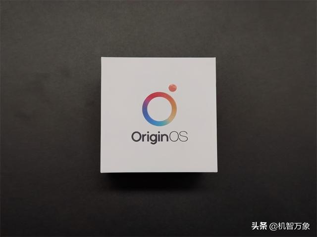 OriginOS实物邀请函亮相 两种花会带来什么？拭目以待吧