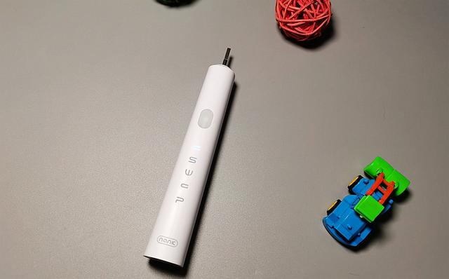 NANK/南卡-Shiny声波电动牙刷：给牙齿做个全面的清理