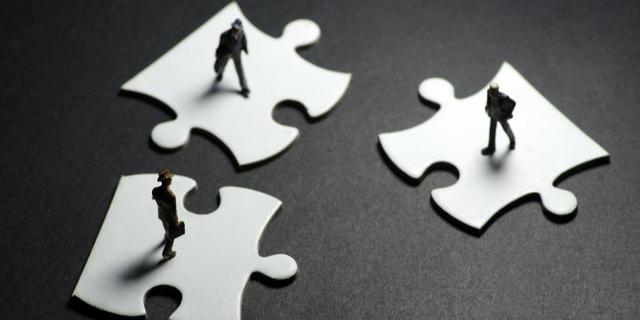 上市|A股迎来史上第三大并购重组案 天山股份千亿“蛇吞象”“水泥一哥”将易主？