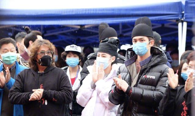 吴磊小李沁9岁演CP也不违和，为何小热巴7岁却被嘲CP感太弱？资讯早知道