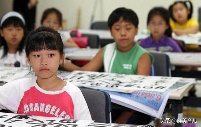 「超级宝妈」孩子画什么像什么，家长引以为傲，专家看后却不这样认为