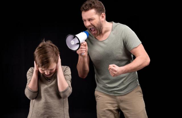 金牌大叔|父母长期“吼叫”孩子，娃的未来看不到曙光，爸妈再不反思就晚了