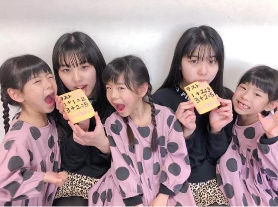 『你的育儿经』生下双胞胎，二胎再迎来三胞胎，5个女儿如复制粘贴，甜蜜的负担