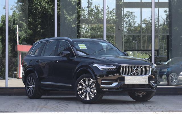 沃尔沃xc90，全车配有8个安全气囊，中大型SUV的新选择已来临