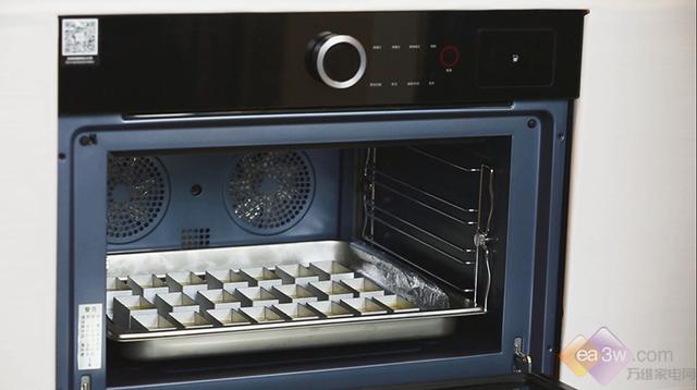 前所未见的饼干多米诺骨牌来了！凯度双热风蒸烤一体机挑战极致均匀