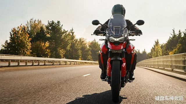 凯旋发布Tiger 850 Sport，配置略减、门槛更低